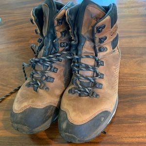 ST. ELIAS FG GTX
MEN'S WATERPROOF HIKING BOOT | Vibram and Gore-tex